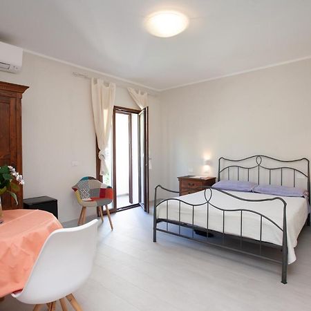 Lu Lioni Rooms 圣特奥多罗 外观 照片