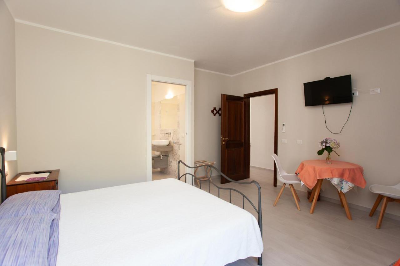 Lu Lioni Rooms 圣特奥多罗 外观 照片